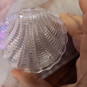 Vintage 3" glass Clam Shell Shape Trinket Jewelry Box BEAUTIFUL !